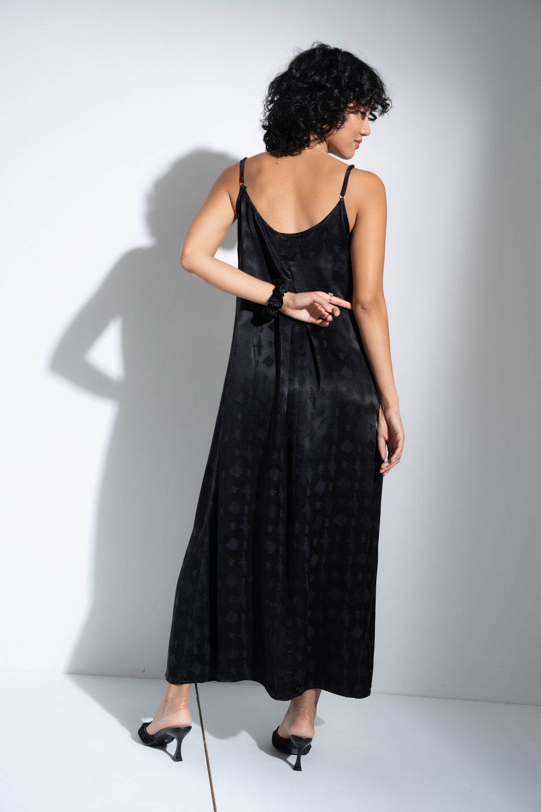 The Long Slip - Black