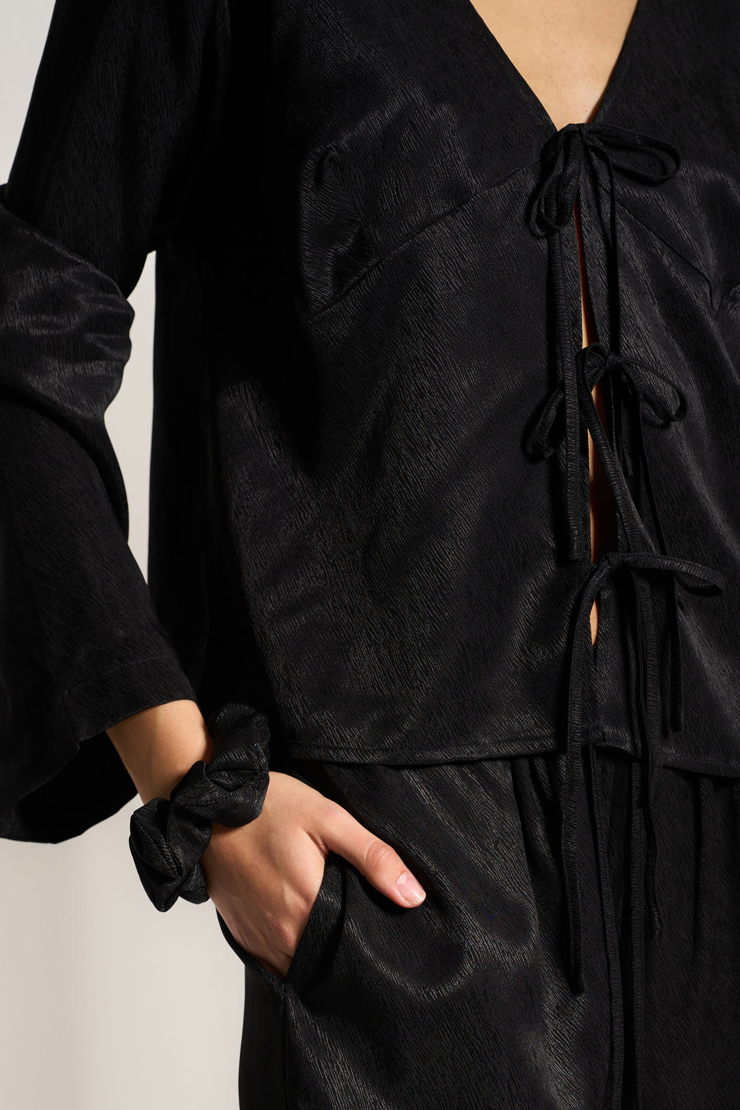 The Tie Front Set - Black