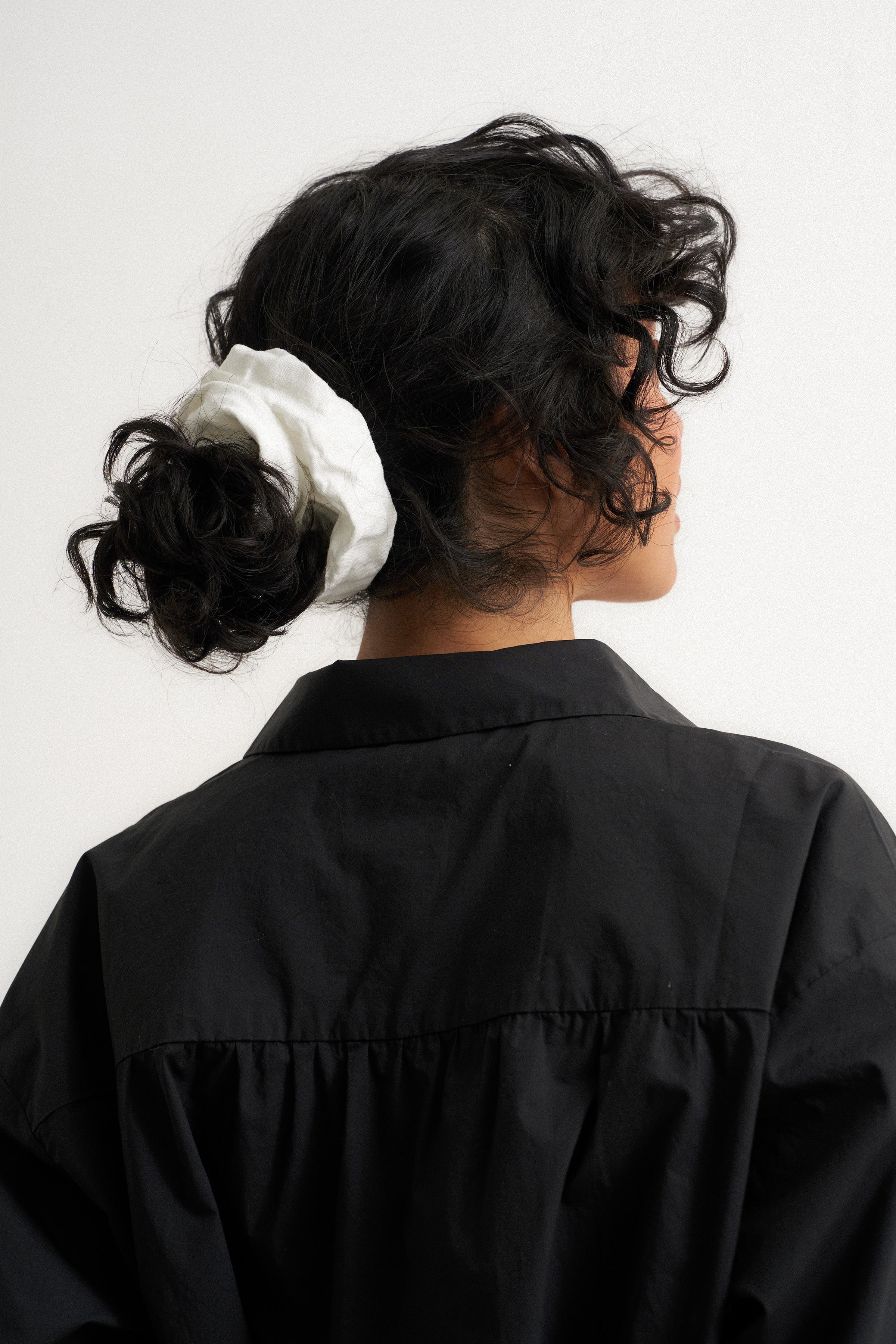 The Big Linen Scrunchie - White