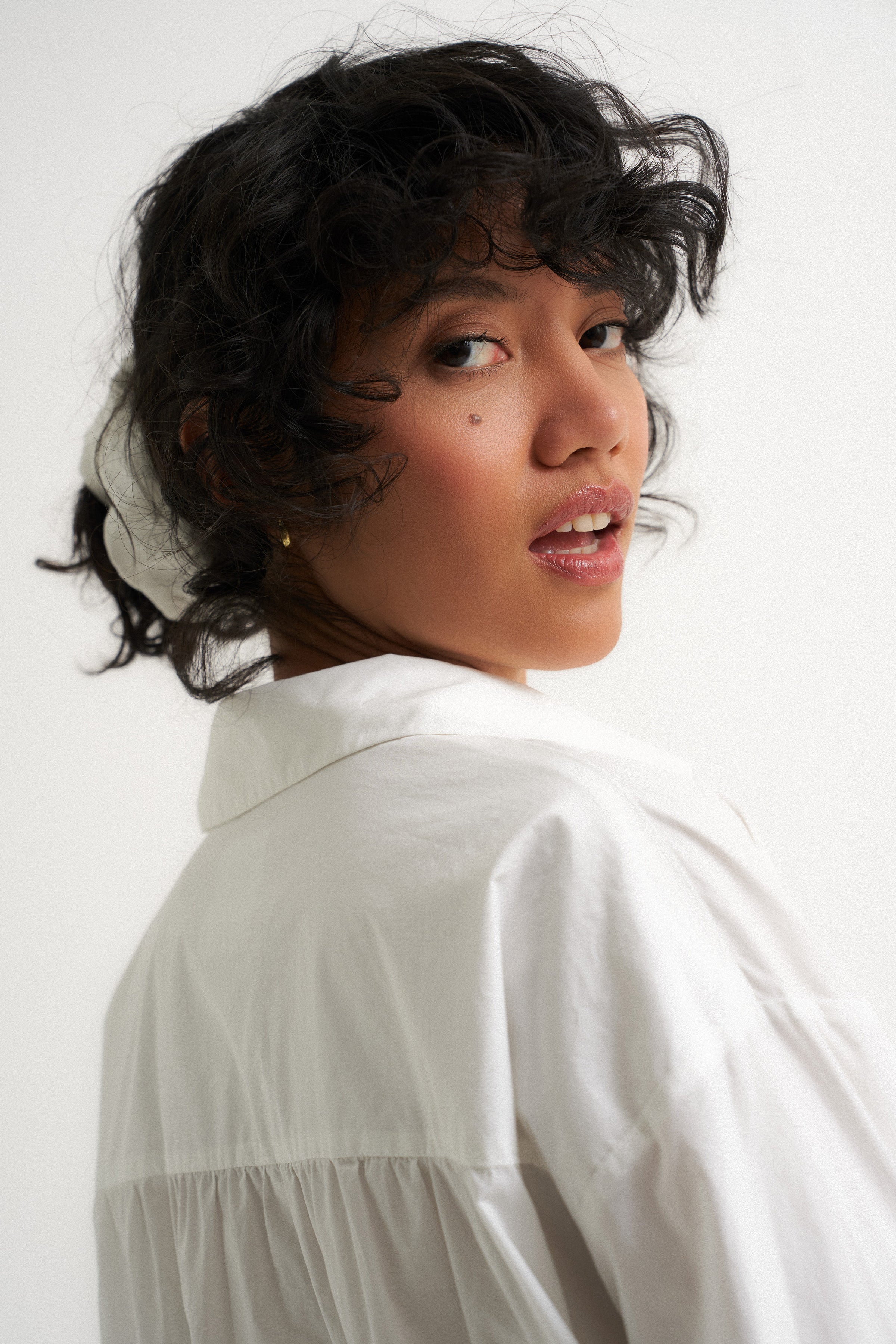The Big Linen Scrunchie - White
