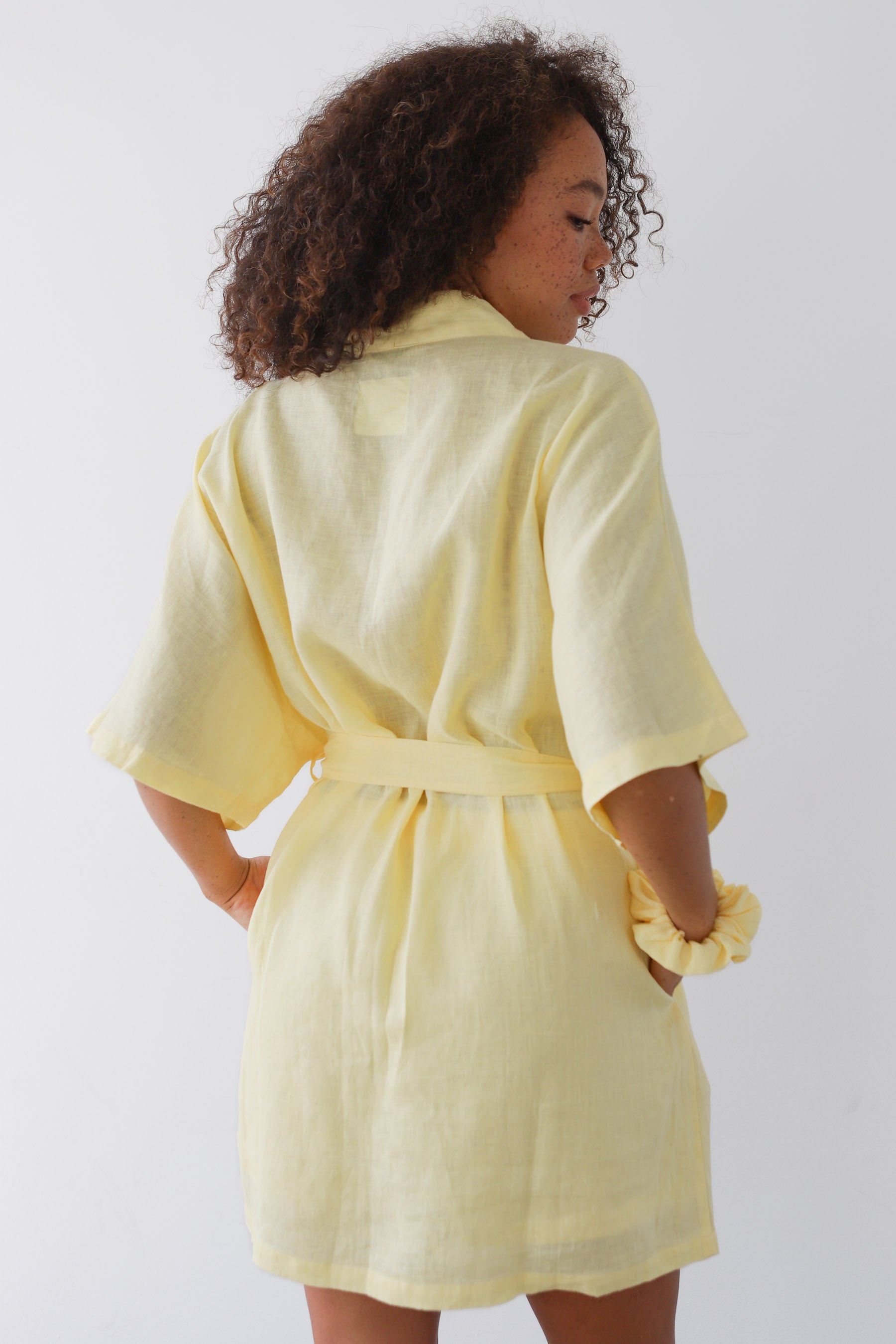 The Linen Short Robe - Lemon