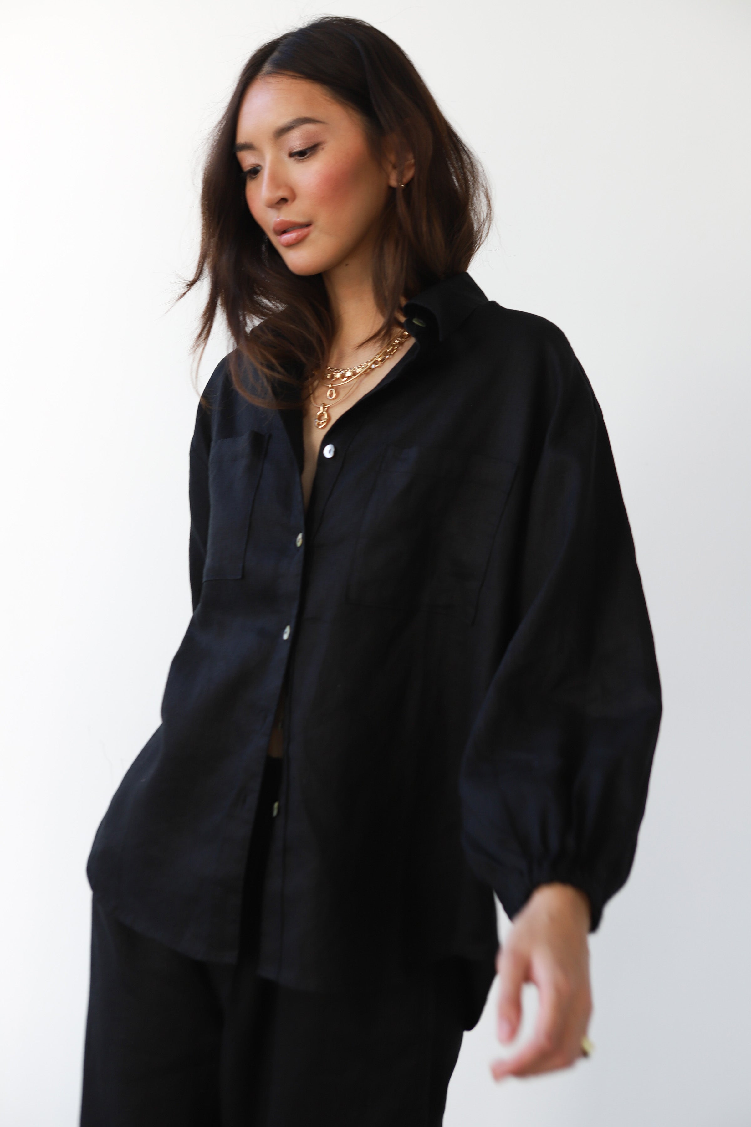 The Linen Cuffed Button Down - Black