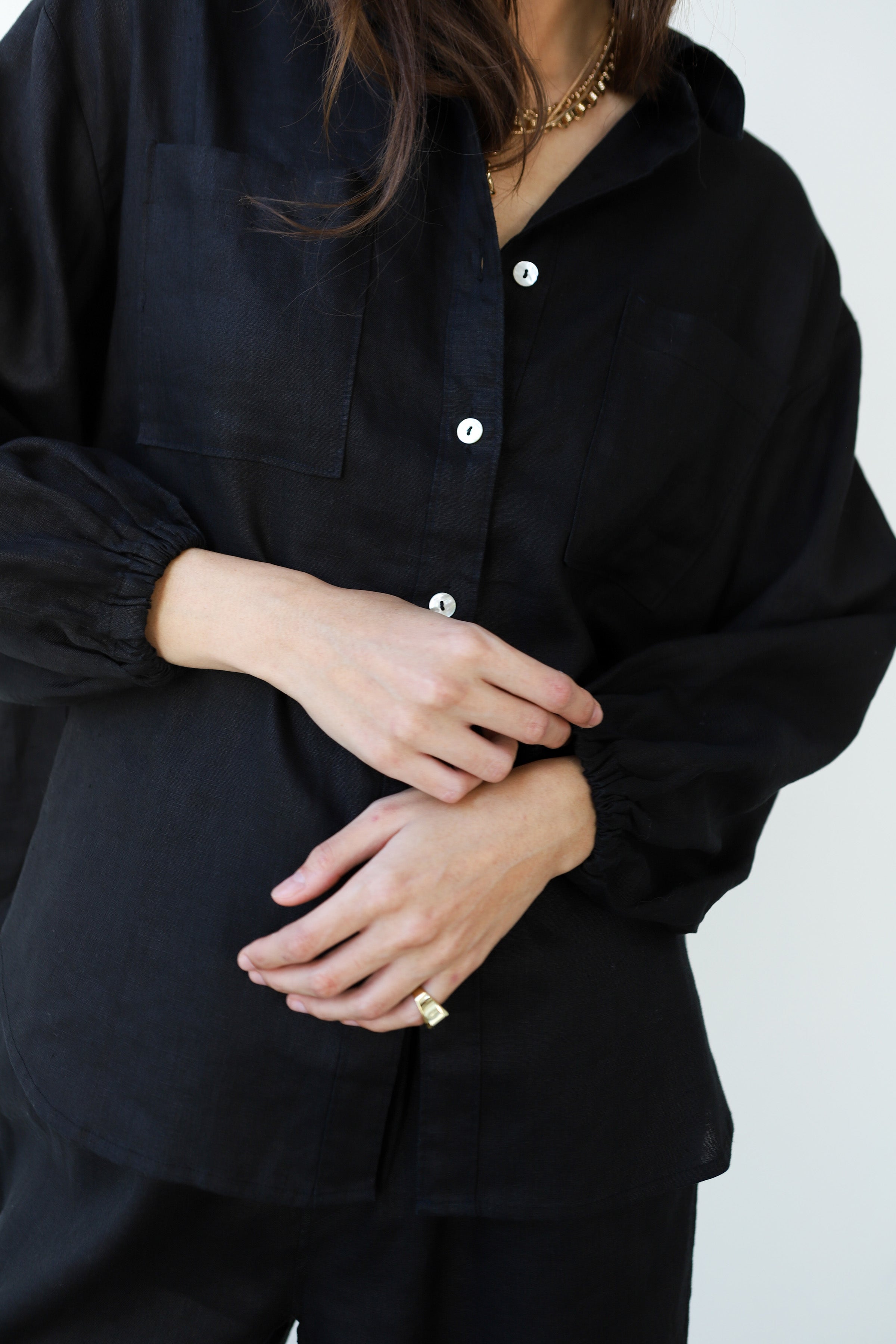 The Linen Cuffed Button Down - Black