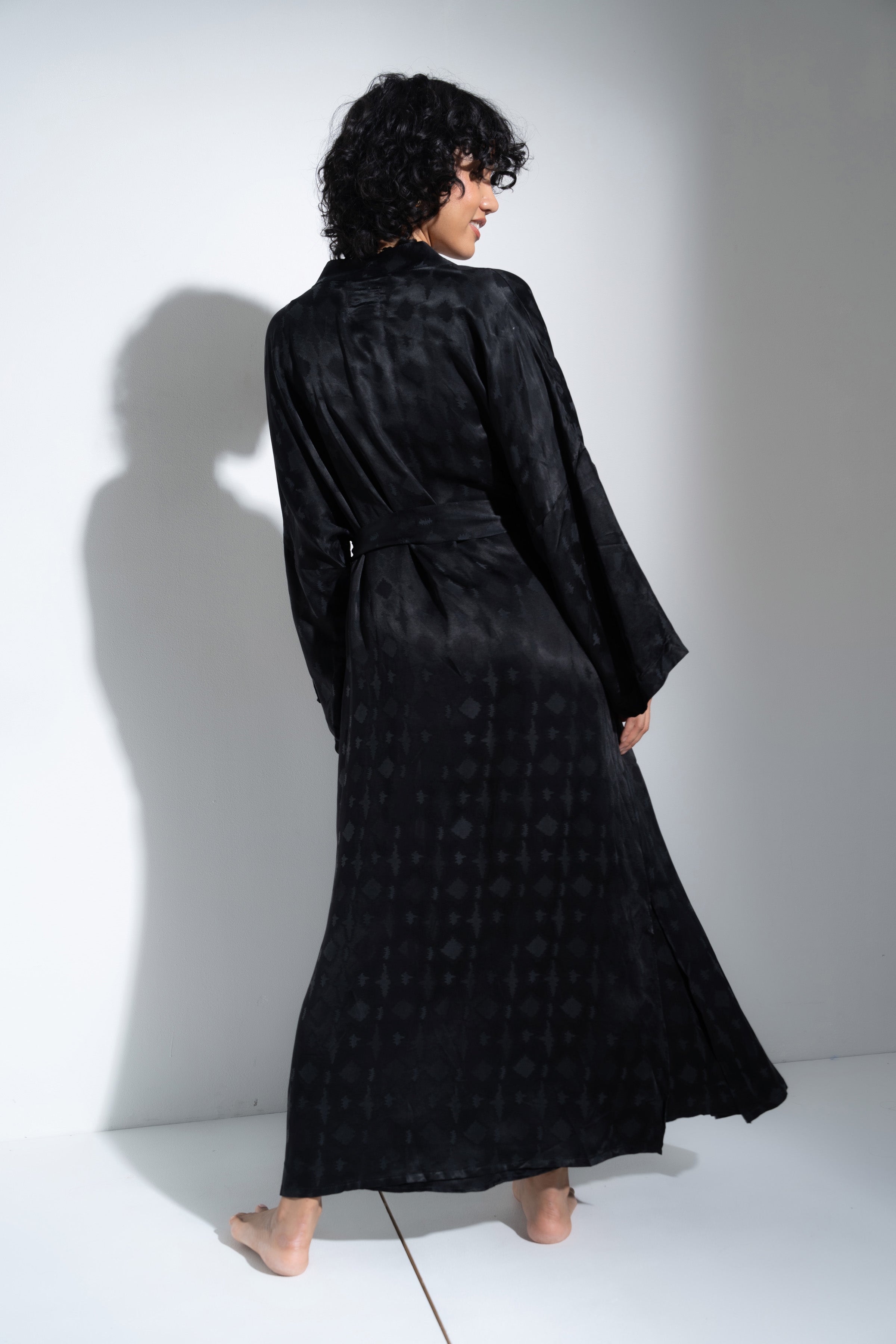 The Long Robe - Black