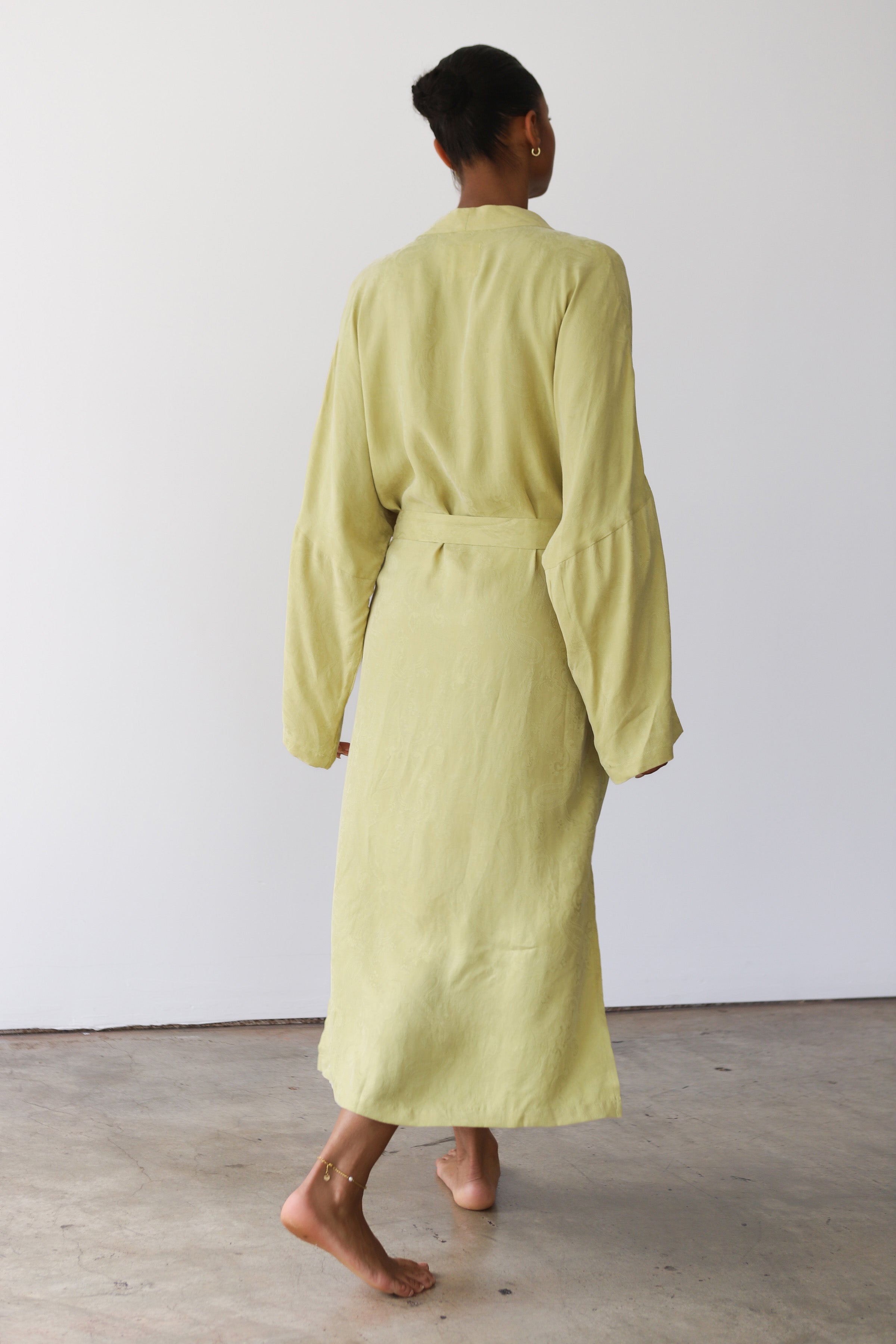 The Long Robe - Tomatillo