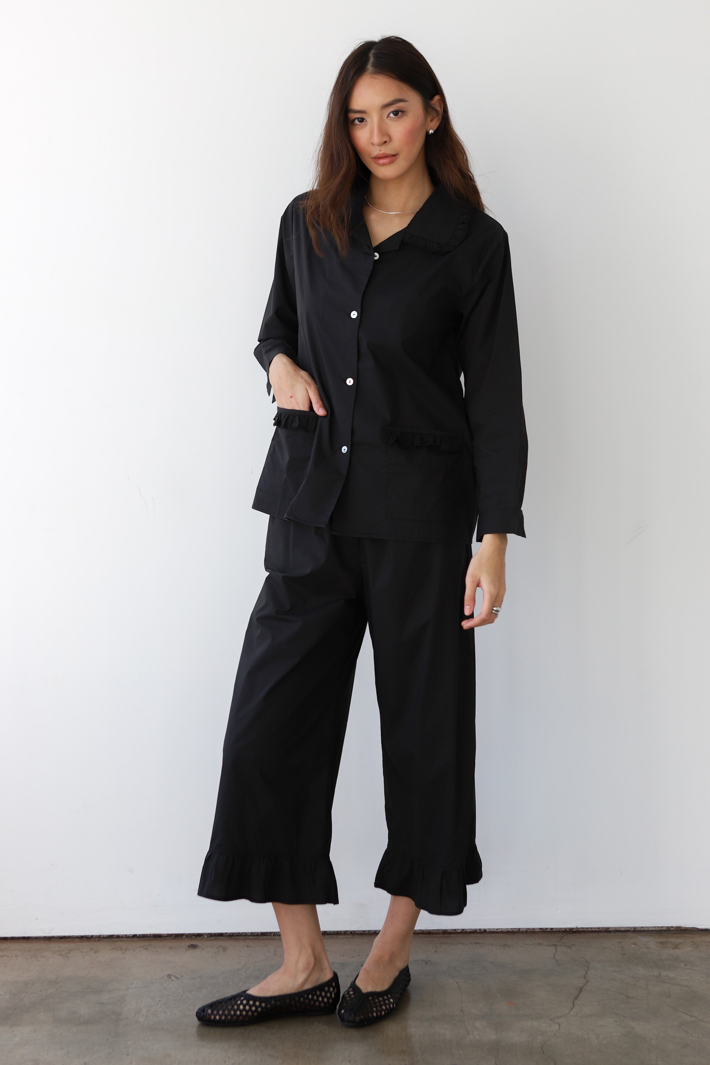 POPLIN_NIGHTSHIRT_RUFFLEPANT_SET_BLACK_IMG_9950.jpg