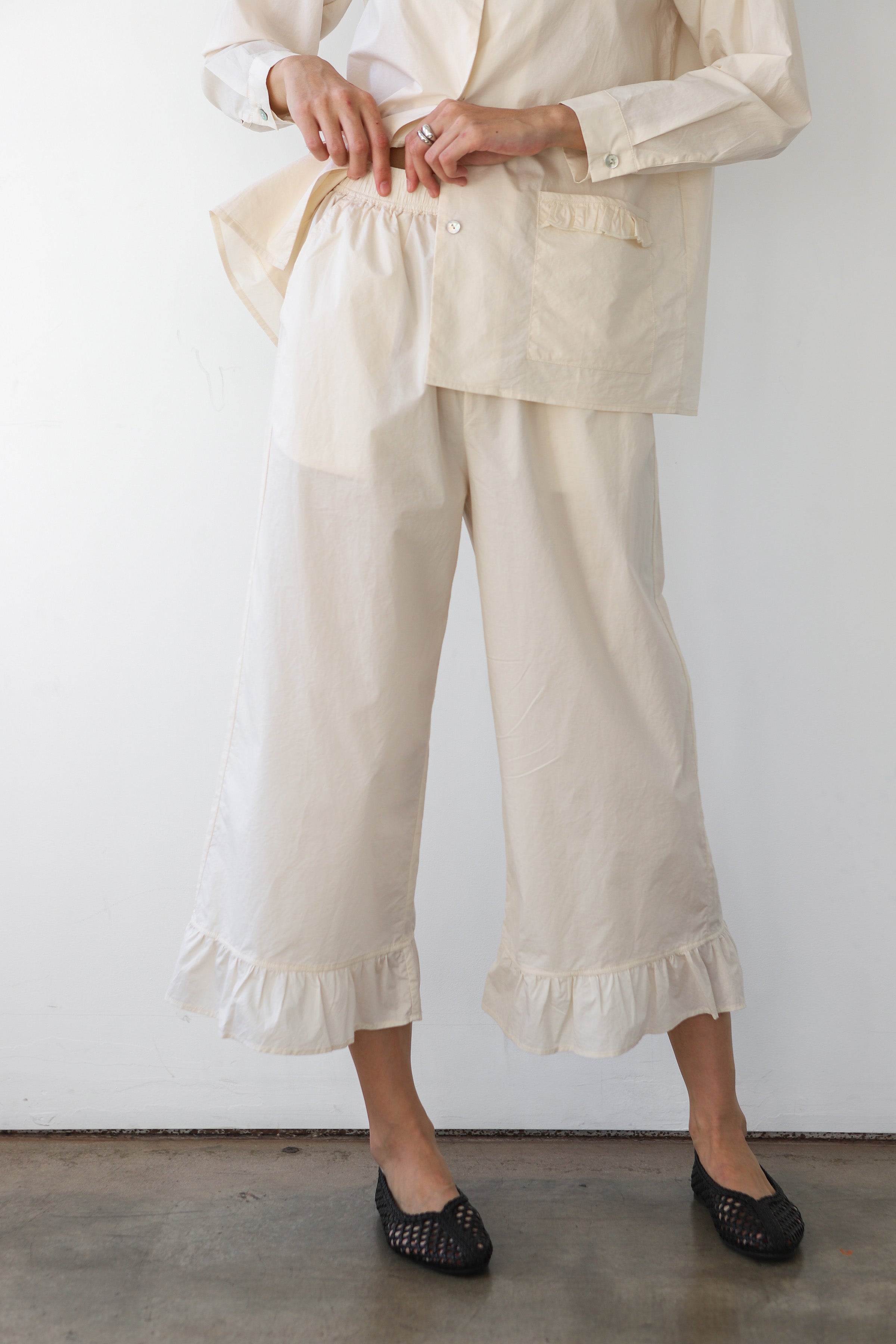 POPLIN_RUFFLEPANT_ECRU_IMG_9786.jpg