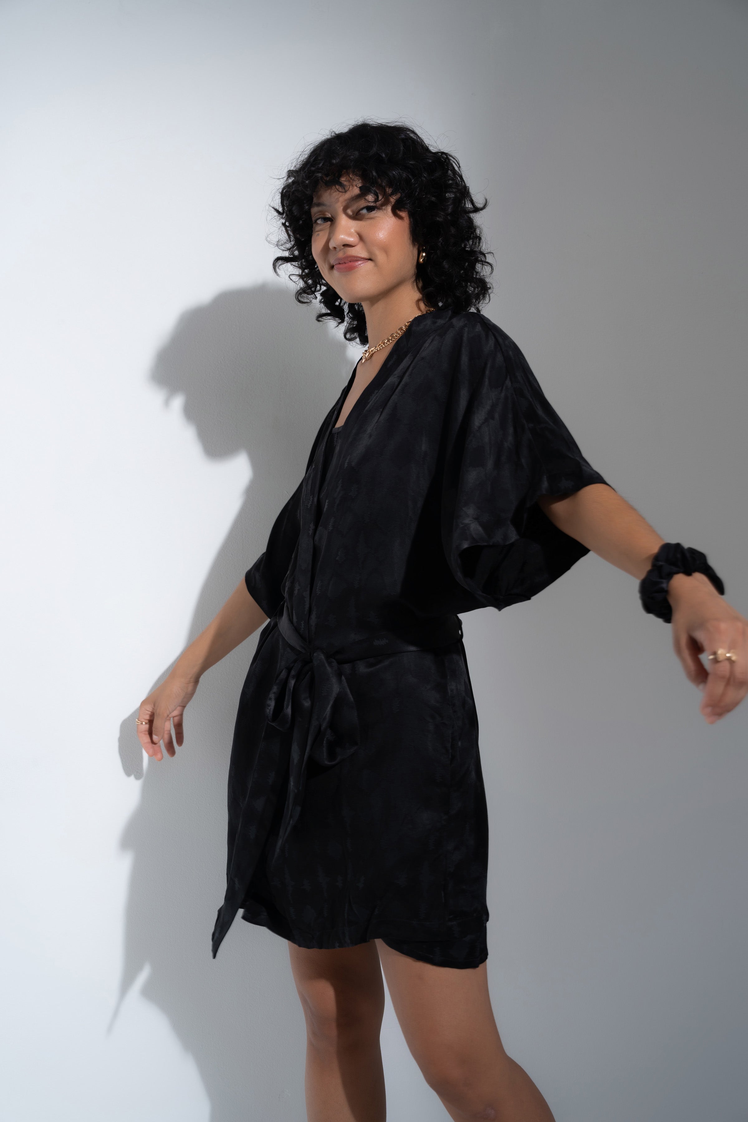 The Short Robe - Black