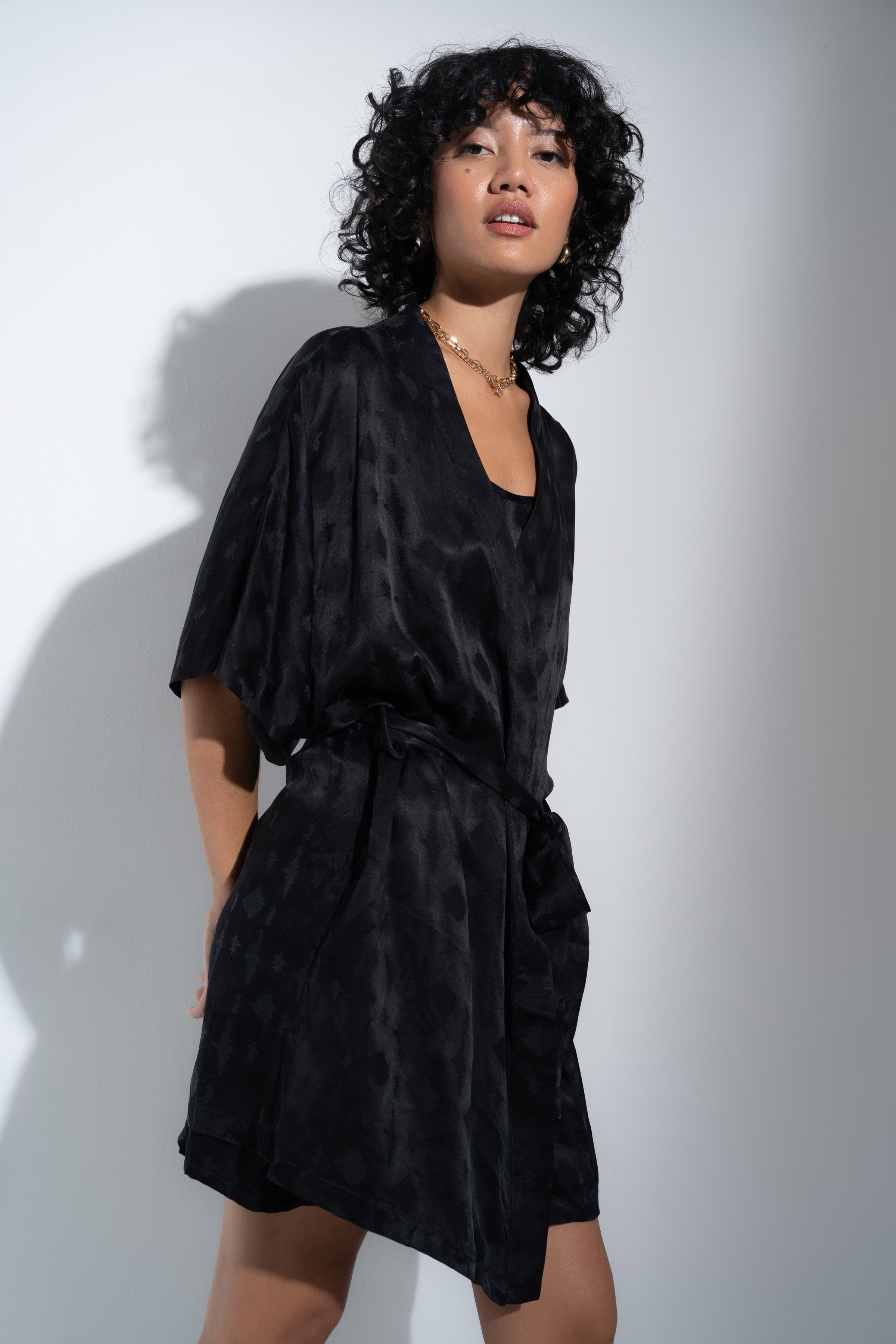 The Short Robe - Black