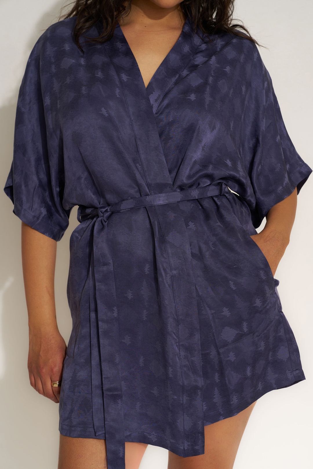 The Short Robe - Navy Zig Zag